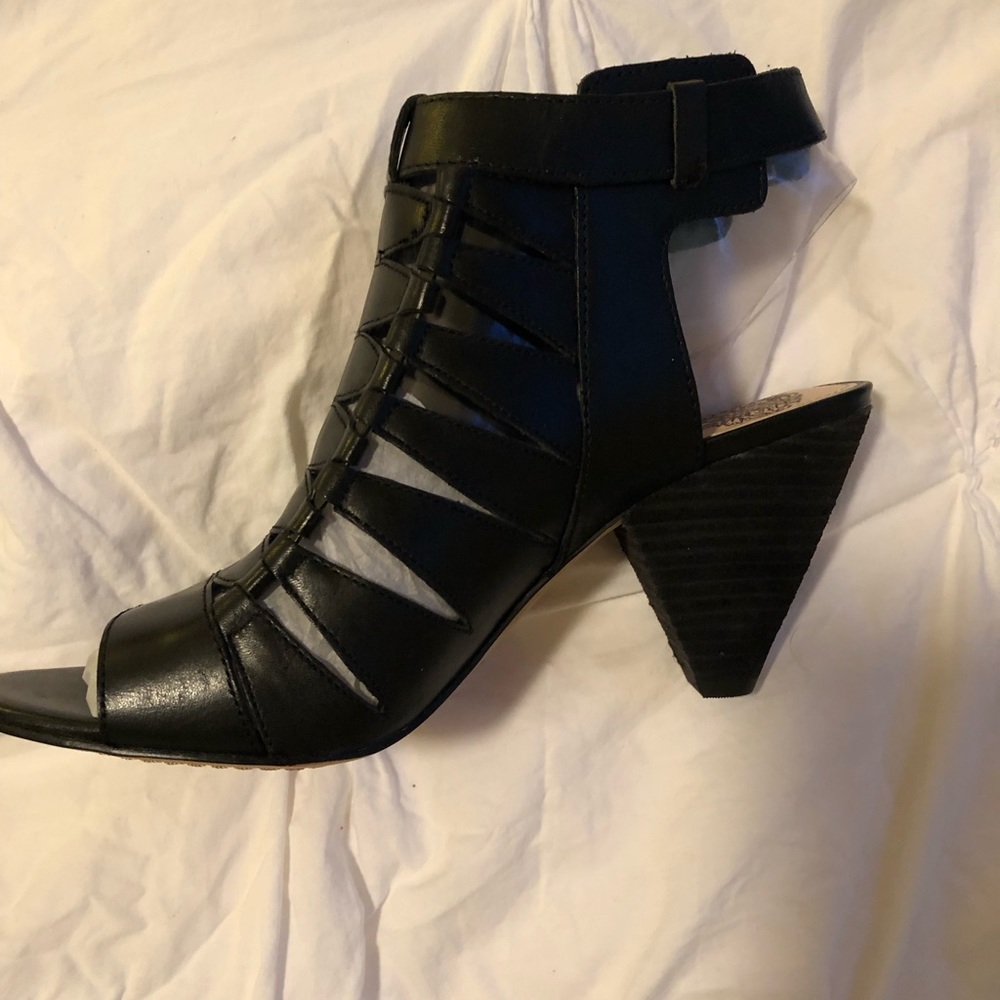 Vince Camuto “Elika” size 8